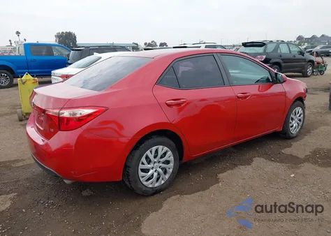 2017 Toyota Corolla Le z USA, uszkodzony, nr VIN 5YFBURHE7HP708751